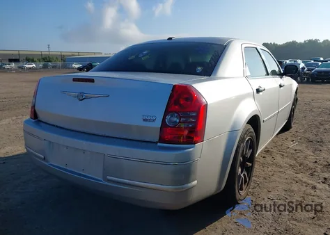 2009 Chrysler 300 Touring/Signature Series/Executive Series from USA, damaged, VIN 2C3KA53V89H617279